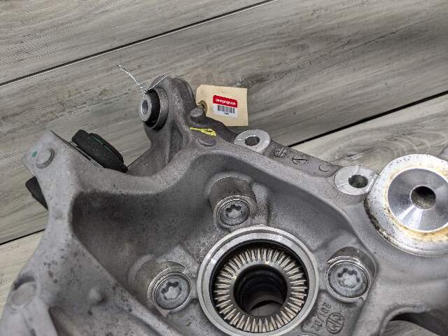 OEM BMW G29 Z4 REAR Right Passenger Side Hub Spindle Knuckle Bearing