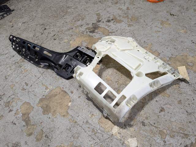 19-21 OEM BMW G20 M340 REAR Right Passenger Side Bumper Guide Bracket Mount
