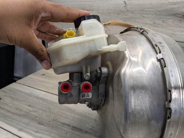 18-20 OEM BMW G30 M550 Power Brake Booster Master Cylinder Assembly w/ Reservoir