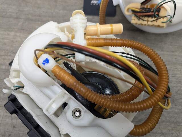 18-20 OEM BMW G30 M550 Engine N63R Gas Tank Mount Fuel Pump w/ Sending Unit