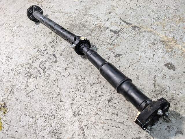 18-20 OEM BMW G30 M550 AWD Rear Drive Shaft Driveshaft Propeller