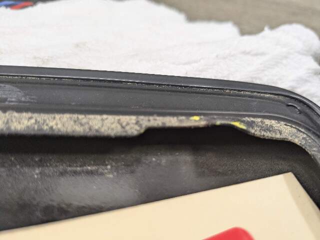 OEM BMW E90 E91 328 335 Rear Fuel Gas Tank Flap Lid Cover Cap black 2
