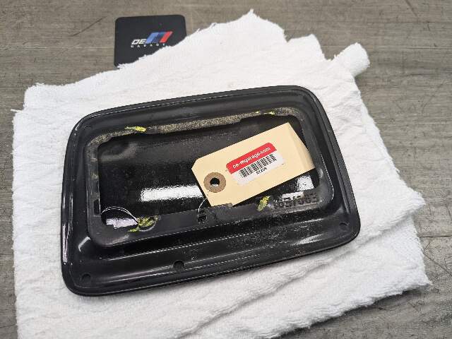OEM BMW E90 E91 328 335 Rear Fuel Gas Tank Flap Lid Cover Cap black 2