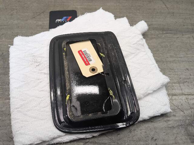OEM BMW E90 E91 328 335 Rear Fuel Gas Tank Flap Lid Cover Cap black 2