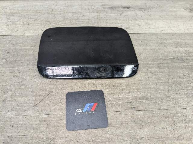 OEM BMW E90 E91 328 335 Rear Fuel Gas Tank Flap Lid Cover Cap black 2