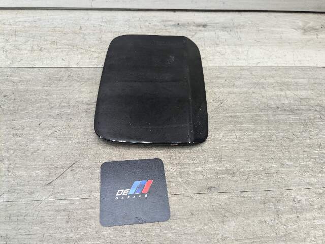 OEM BMW E90 E91 328 335 Rear Fuel Gas Tank Flap Lid Cover Cap black 2