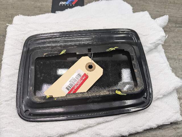 OEM BMW E90 E91 328 335 Rear Fuel Gas Tank Flap Lid Cover Cap black 2