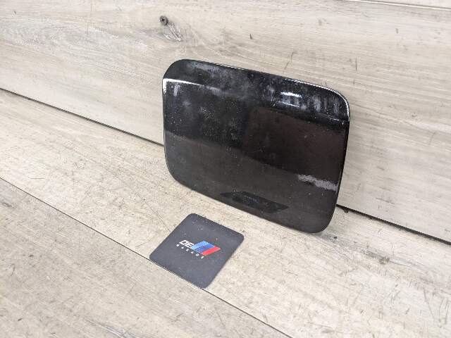OEM BMW E90 E91 328 335 Rear Fuel Gas Tank Flap Lid Cover Cap black 2
