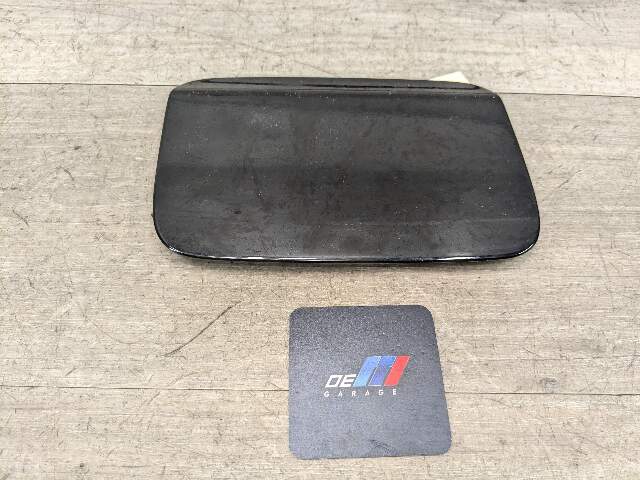 OEM BMW E90 E91 328 335 Rear Fuel Gas Tank Flap Lid Cover Cap black 2