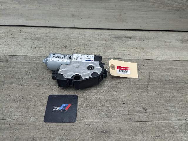 OEM BMW G30 F06 F82 F80 F13 F10 M2 M3 M4 M6 Upper Sunroof Moon Roof Motor Unit