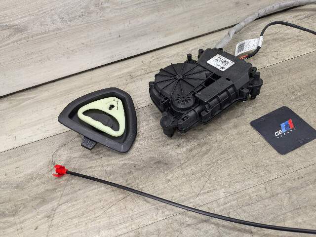 18-21 OEM BMW G30 M550 F90 M5 Trunk Lid Actuator Latch Lock System Assembly