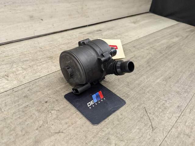 16-19 OEM BMW G11 G12 G30 M550 750 N63R Auxiliary Electric Coolant Water Pump