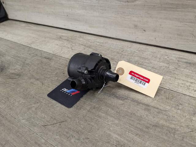 16-19 OEM BMW G11 G12 G30 M550 750 N63R Auxiliary Electric Coolant Water Pump