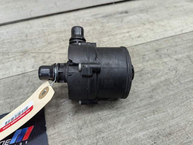 16-19 OEM BMW G11 G12 G30 M550 750 N63R Auxiliary Electric Coolant Water Pump