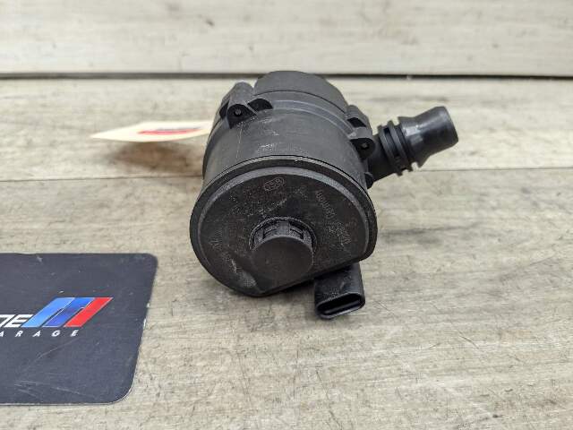 16-19 OEM BMW G11 G12 G30 M550 750 N63R Auxiliary Electric Coolant Water Pump