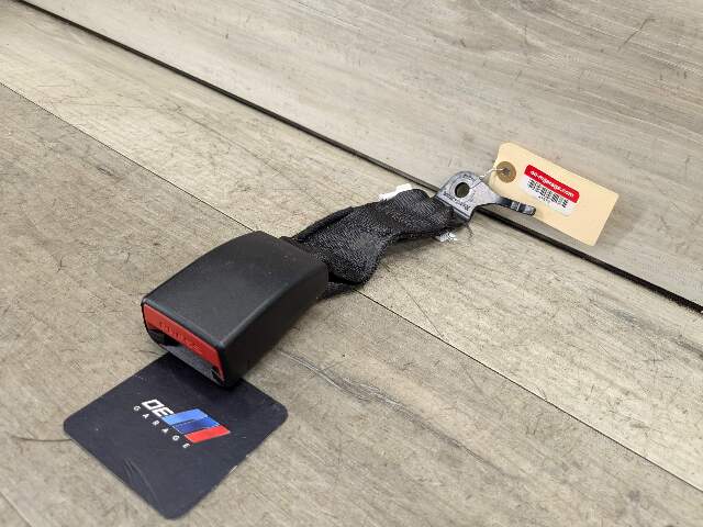 OEM BMW F90 M5 G30 530 540 M550 Rear Center Middle Seatbelt Seat Belt Buckle