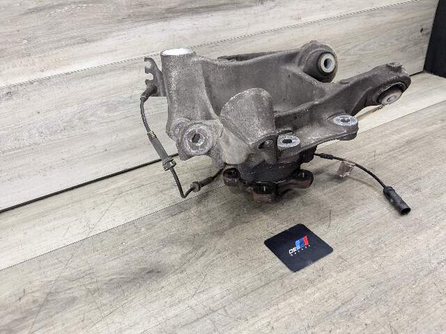 17-23 OEM BMW G30 530 540 M5550 REAR Right Passenger Hub Knuckle Bearing Carrier