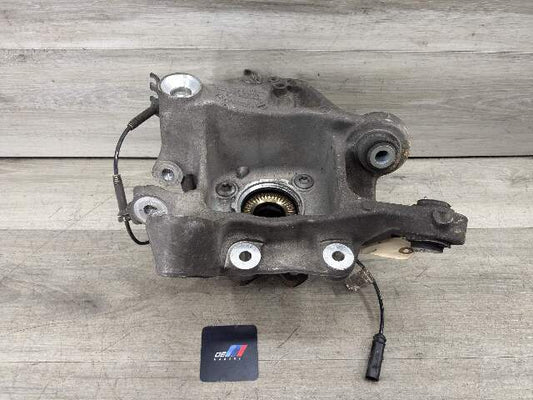 17-23 OEM BMW G30 530 540 M5550 REAR Right Passenger Hub Knuckle Bearing Carrier