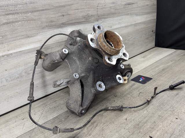 17-23 OEM BMW G30 530 540 M5550 REAR Left Drive Side Hub Knuckle Bearing Carrier