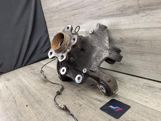 17-23 OEM BMW G30 530 540 M5550 REAR Left Drive Side Hub Knuckle Bearing Carrier