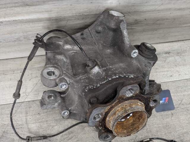 17-23 OEM BMW G30 530 540 M5550 REAR Left Drive Side Hub Knuckle Bearing Carrier