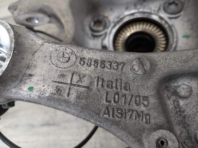 17-23 OEM BMW G30 530 540 M5550 REAR Left Drive Side Hub Knuckle Bearing Carrier