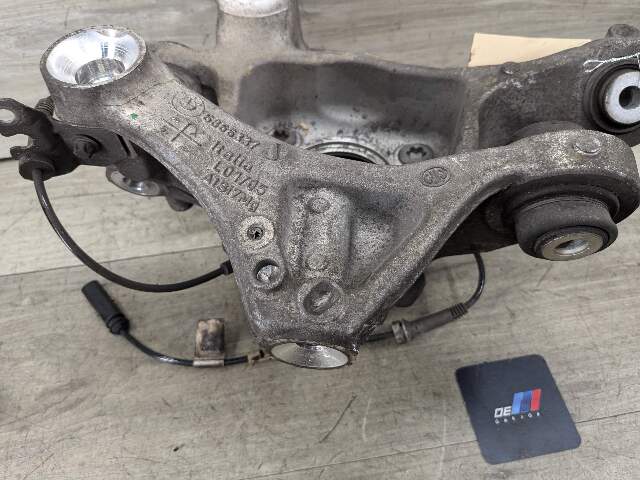 17-23 OEM BMW G30 530 540 M5550 REAR Left Drive Side Hub Knuckle Bearing Carrier