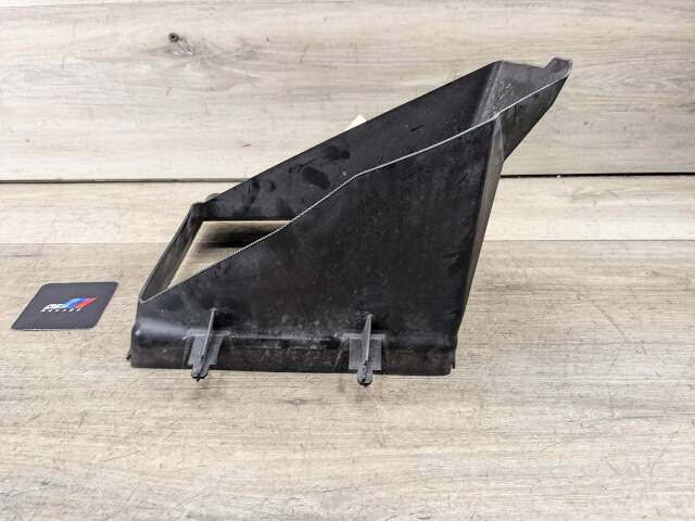 OEM BMW G30 M550 M SPORT Right Passenger Side Radiator Cooling Air Duct Vent