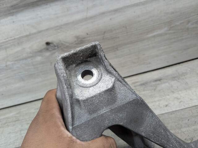 OEM BMW G05 G12 G14 G30 Left Driver Side Engine N63R Motor Mount Bracket Support