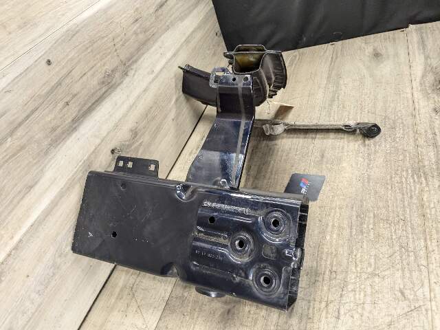 OEM BMW G30 530 540 M550 Front Left Driver Side Apron CUT Supporting Strut