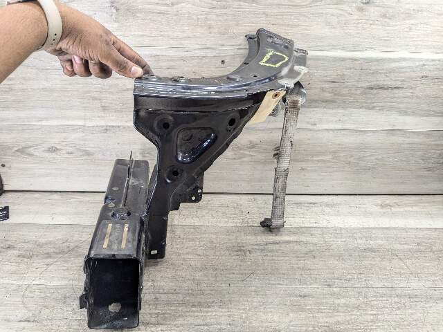 OEM BMW G30 530 540 M550 Front Left Driver Side Apron CUT Supporting Strut