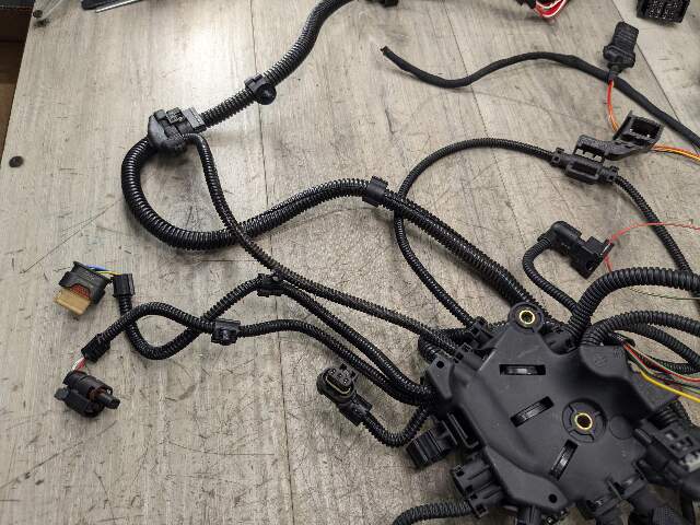 OEM BMW G11 G12 750 G30 M550 AWD Engine N63R Wiring Wire Harness Module 5-8