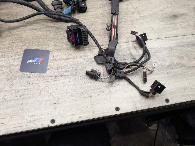 OEM BMW G11 G12 750 G30 M550 AWD Engine N63R Wiring Wire Harness Module 5-8