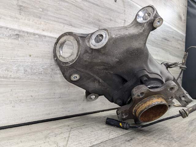 17-20 OEM BMW G30 530 540 550 AWD Front Left Hub Spindle Knuckle Wheel Bearing