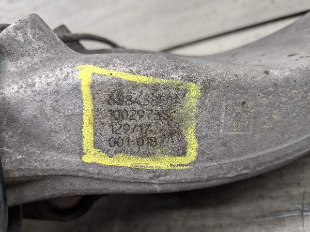 17-20 OEM BMW G30 530 540 550 AWD Front Left Hub Spindle Knuckle Wheel Bearing