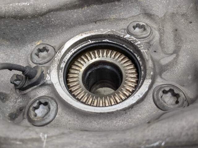 17-20 OEM BMW G30 530 540 550 AWD Front Left Hub Spindle Knuckle Wheel Bearing