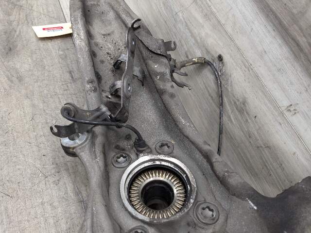 17-20 OEM BMW G30 530 540 550 AWD Front Left Hub Spindle Knuckle Wheel Bearing