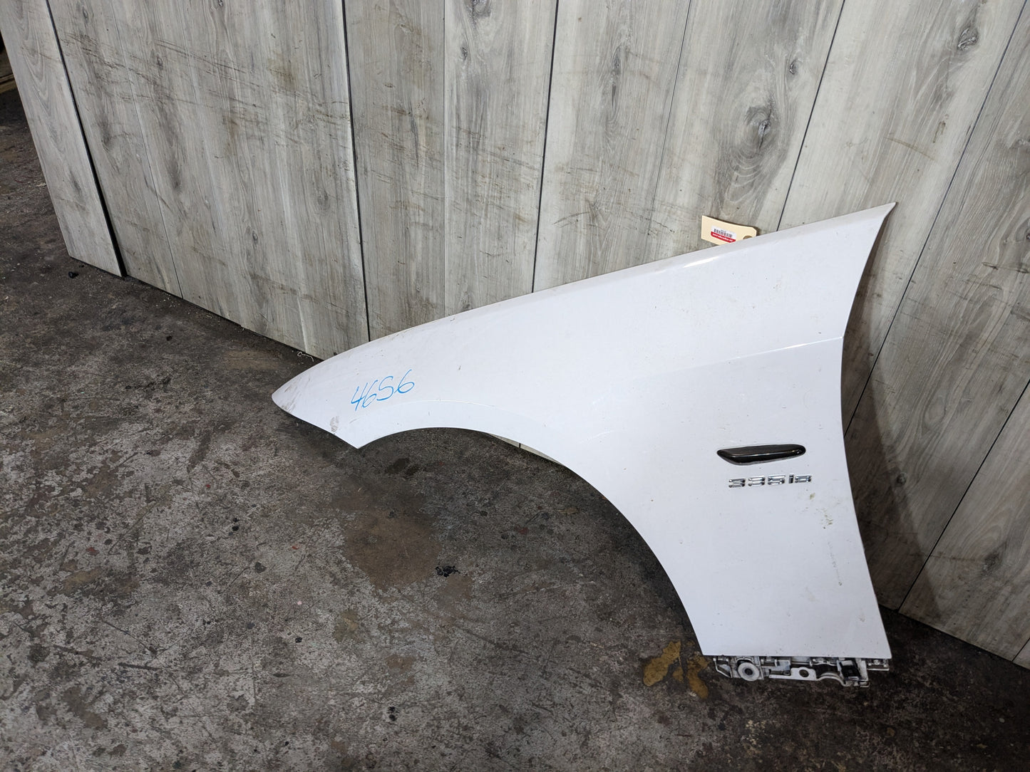 TAB BROKEN* 07-13 OEM BMW E92 E93 328 335 Left Driver Side Fender Panel White