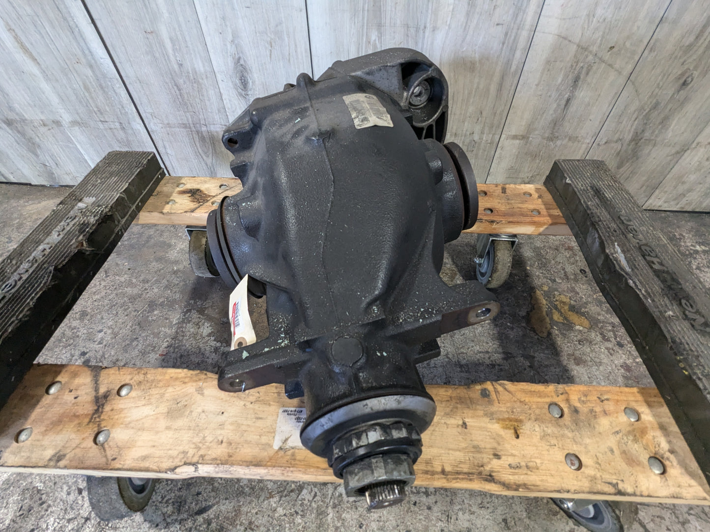 OEM BMW E82 E88 E92 E93 135 335 N54 N55 DCT Rear Differential Axle Carrier 2.56