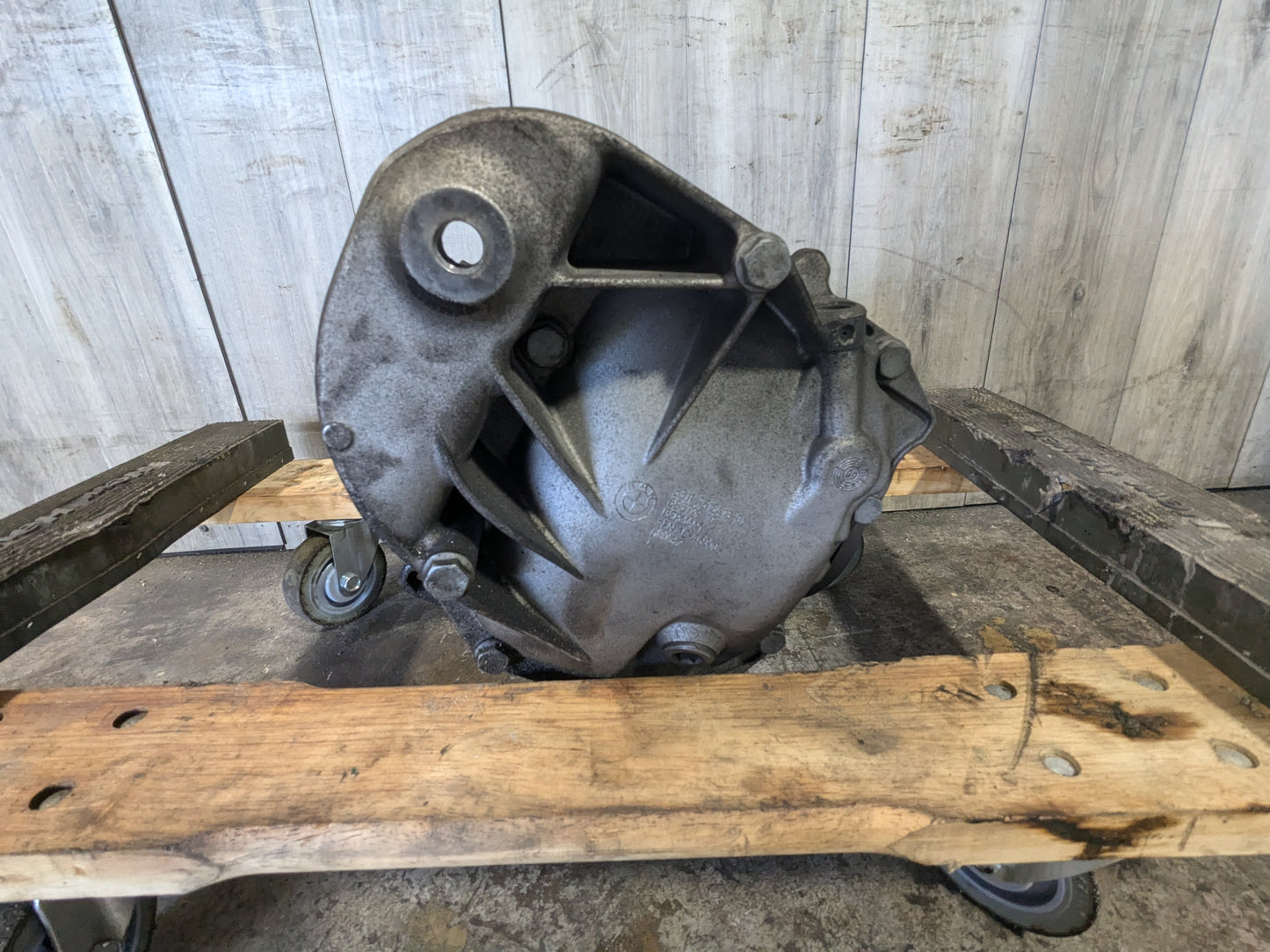 OEM BMW E82 E88 E92 E93 135 335 N54 N55 DCT Rear Differential Axle Carrier 2.56