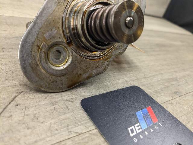 16-20 OEM BMW G11 G12 750 G30 M550 Engine N63R HPFP High Pressure Fuel Pump