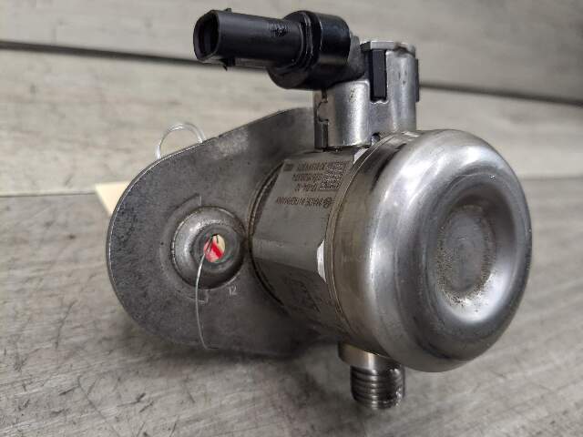 16-20 OEM BMW G11 G12 750 G30 M550 Engine N63R HPFP High Pressure Fuel Pump