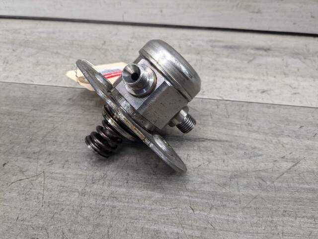 16-20 OEM BMW G11 G12 750 G30 M550 Engine N63R HPFP High Pressure Fuel Pump
