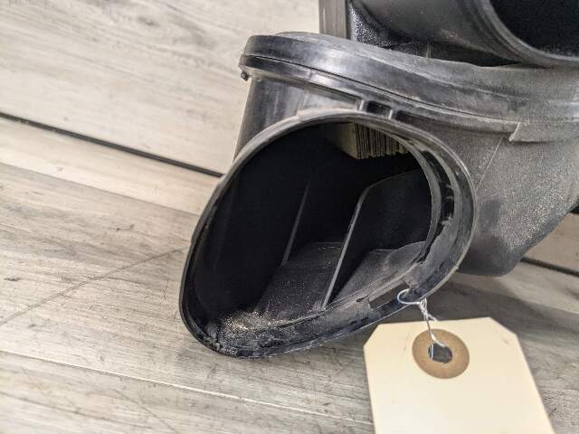 16-19 OEM BMW G30 G11 G12 M550 750 AWD AirBox Filter Cleaner Intake Muffler N63R