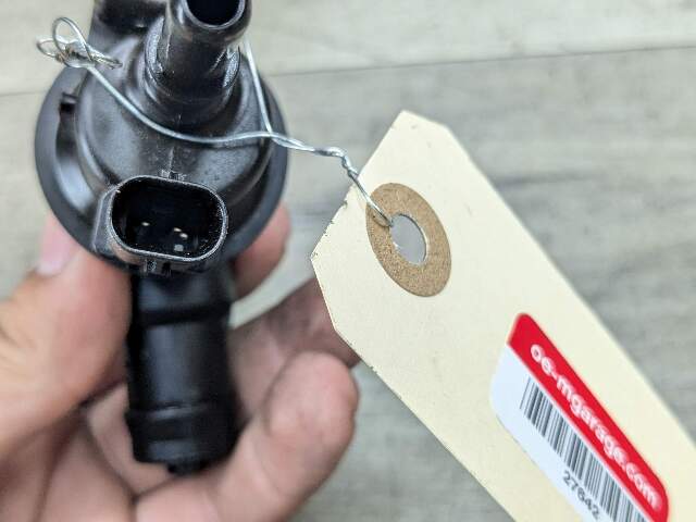 OEM BMW G01 G02 G05 G12 G20 G30 Fuel Tank Vapor Breather Valve B46 B58
