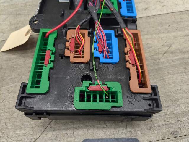 17-21 OEM BMW G30 F90 M5 G11 G12 G14 G15 Rear Power Distribution Fuse Box