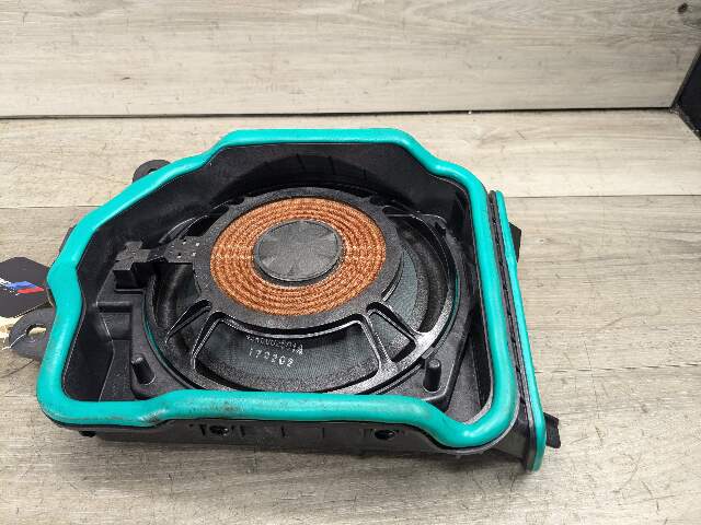 16-19 OEM BMW G30 G12 F90 Front Left Sub Subwoofer Audio Speaker Harman Kardon