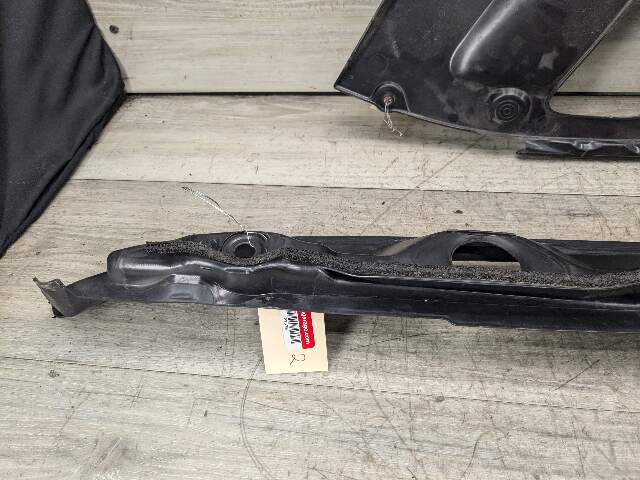 OEM BMW F90 M5 G30 530 540 M550 Front Right Engine Support Sealing Cover Trim