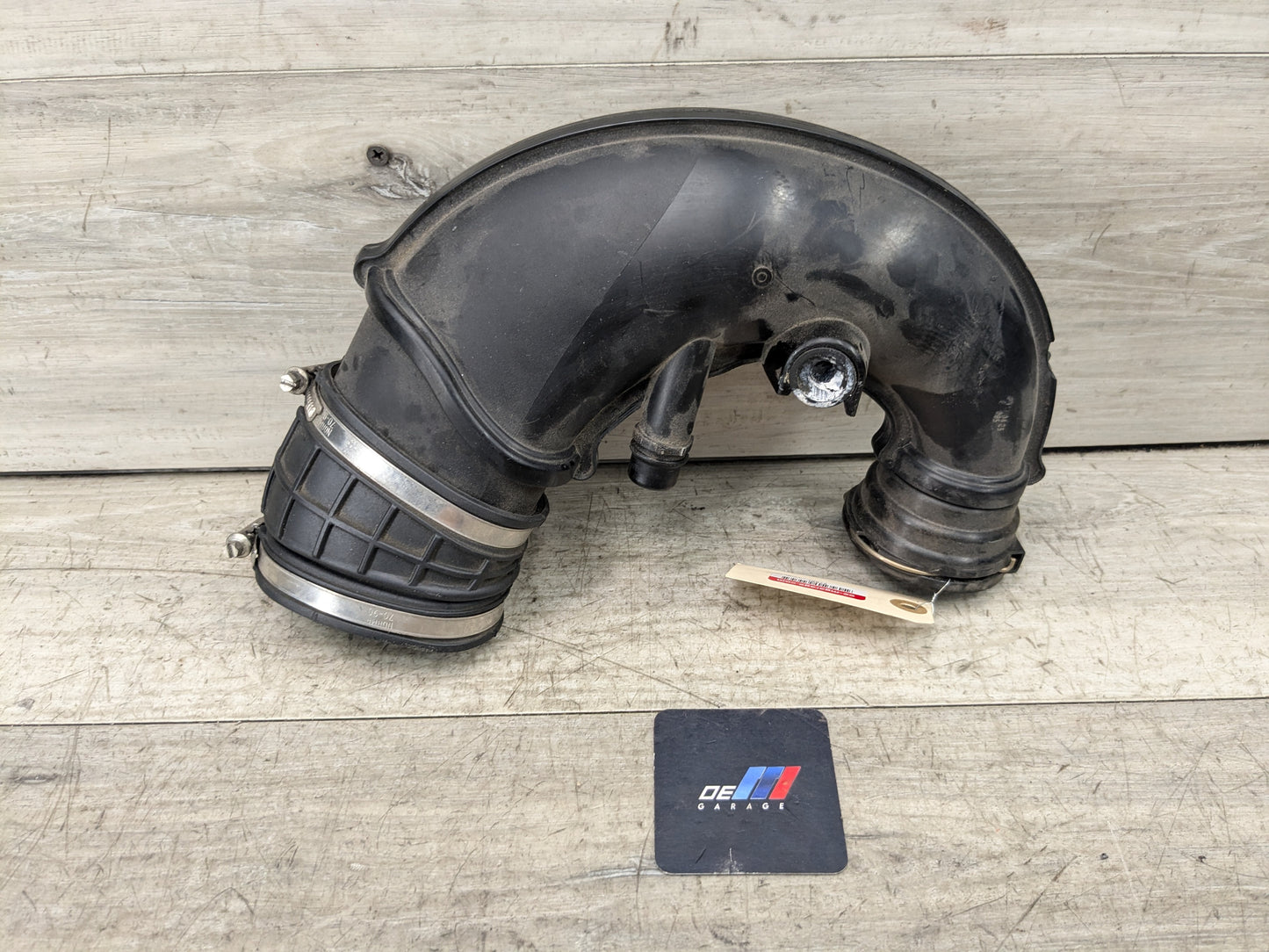 16-19 OEM BMW G11 G12 G30 750 M550 Turbocharger Air Intake Hose N63 Engine