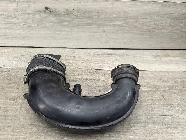 16-19 OEM BMW G11 G12 G30 750 Engine N63 Front Left Side Air Intake Hose Cyl 5-8